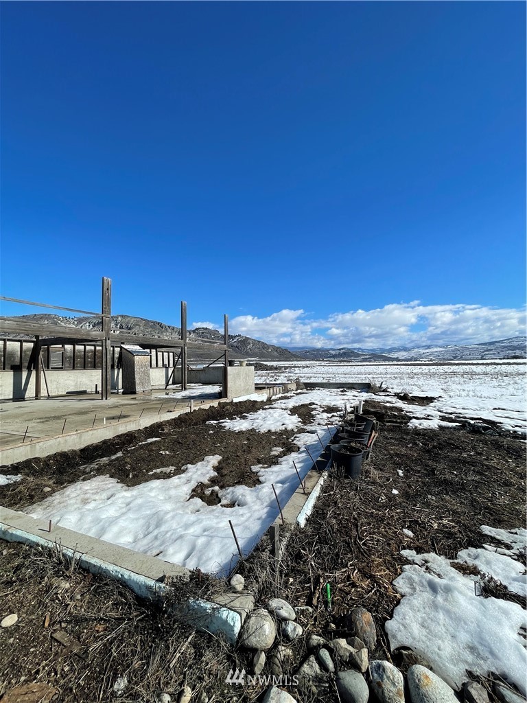 179 Tonasket Airport Road Tonasket, WA 98855 - Photo 20 of 31 a view of a street with an ocean