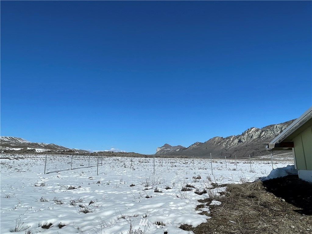179 Tonasket Airport Road Tonasket, WA 98855 - Photo 22 of 31 a view of lake and mountain