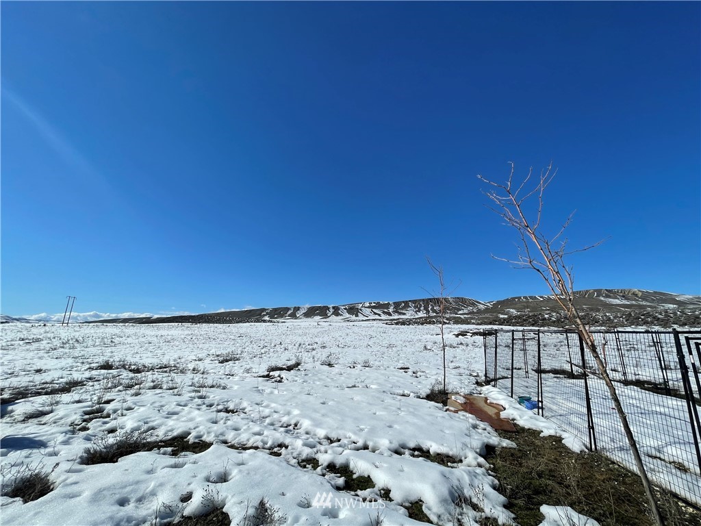 179 Tonasket Airport Road Tonasket, WA 98855 - Photo 25 of 31 a view of ocean view with beach