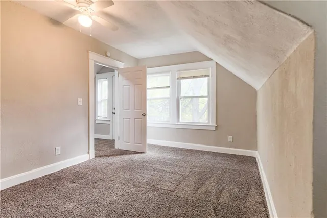 $190,000 | 2837 Parkwood Boulevard, Kansas City, KS 66104