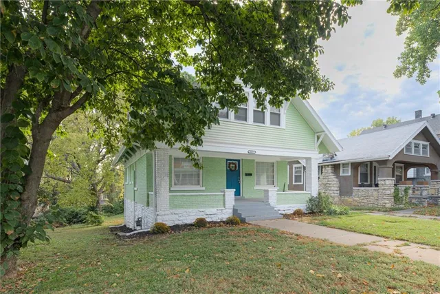 $190,000 | 2837 Parkwood Boulevard, Kansas City, KS 66104