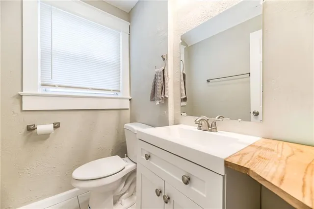 $190,000 | 2837 Parkwood Boulevard, Kansas City, KS 66104