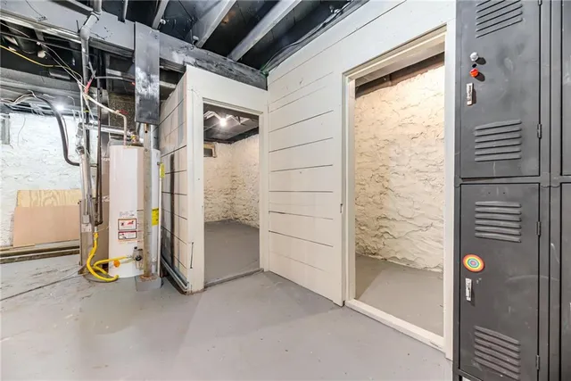 $190,000 | 2837 Parkwood Boulevard, Kansas City, KS 66104