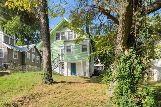 $190,000 | 2837 Parkwood Boulevard, Kansas City, KS 66104