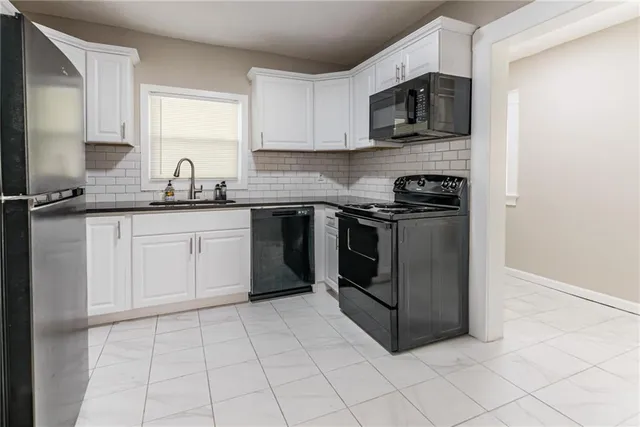 $190,000 | 2837 Parkwood Boulevard, Kansas City, KS 66104