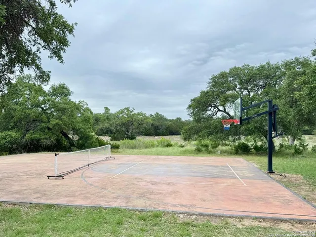 a view of outdoor space with city view