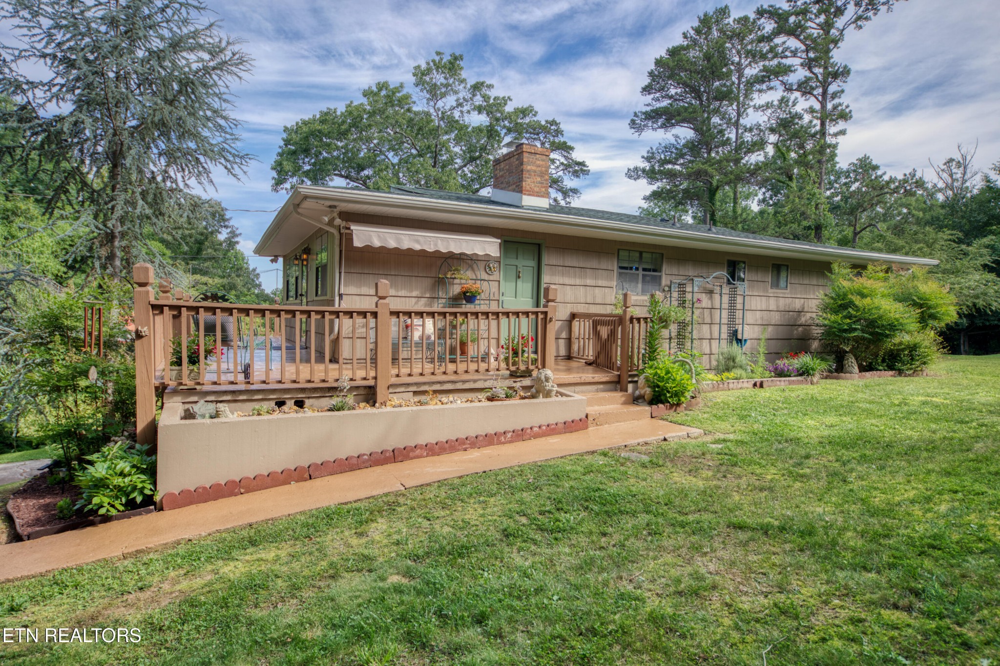 3054 Sinking Springs Road Knoxville, TN 37914 - Photo 1 of 31 Gallery Image 1