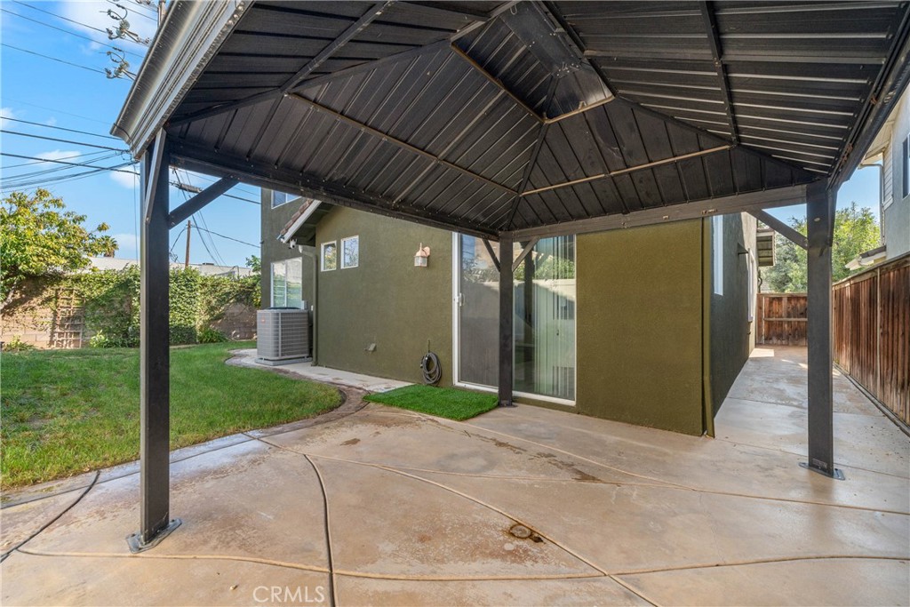 11141 Gardenhurst Court Riverside, CA 92505 - Photo 47 of 65 a view of a garage