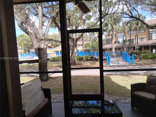 $2,600 | 15509 North Miami Lakeway, Unit 102, Miami Lakes, FL 33014