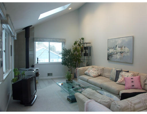 9 Brookvale Road Framingham, MA 01701 - Photo 6 of 7 Gallery Image 6