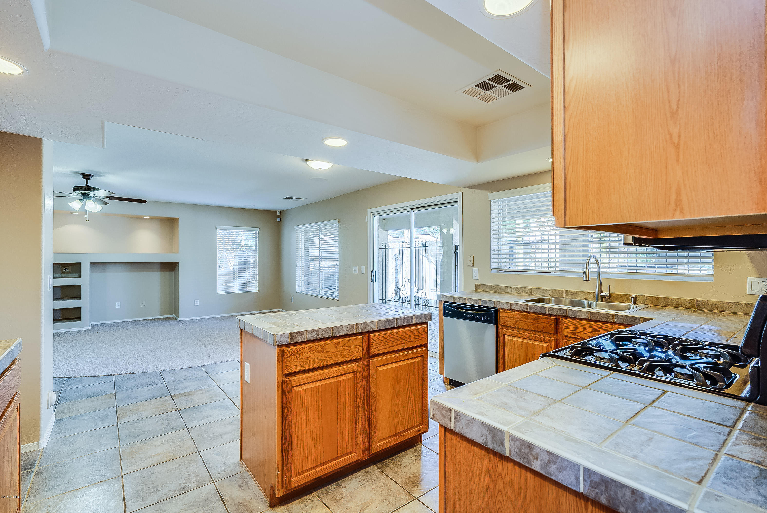 15786 West Calavar Road Surprise, AZ 85379 - Photo 8 of 25 Calavar-15