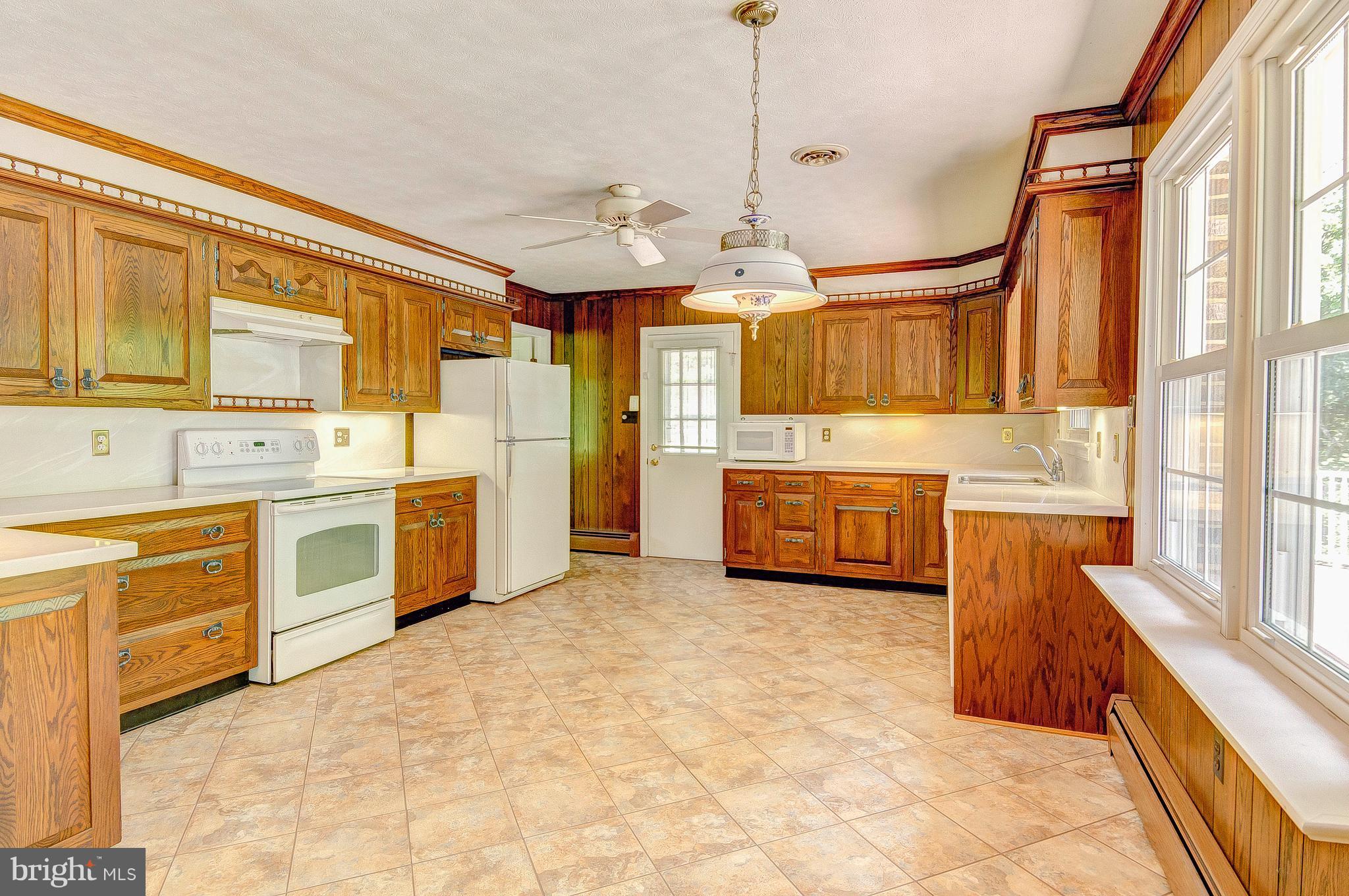 5440 Huntingtown Road Huntingtown, MD 20639 - Photo 15 of 30 Kitchen