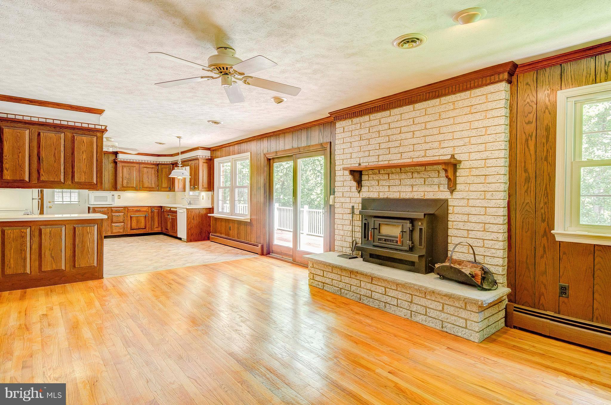 5440 Huntingtown Road Huntingtown, MD 20639 - Photo 16 of 30 Family Room