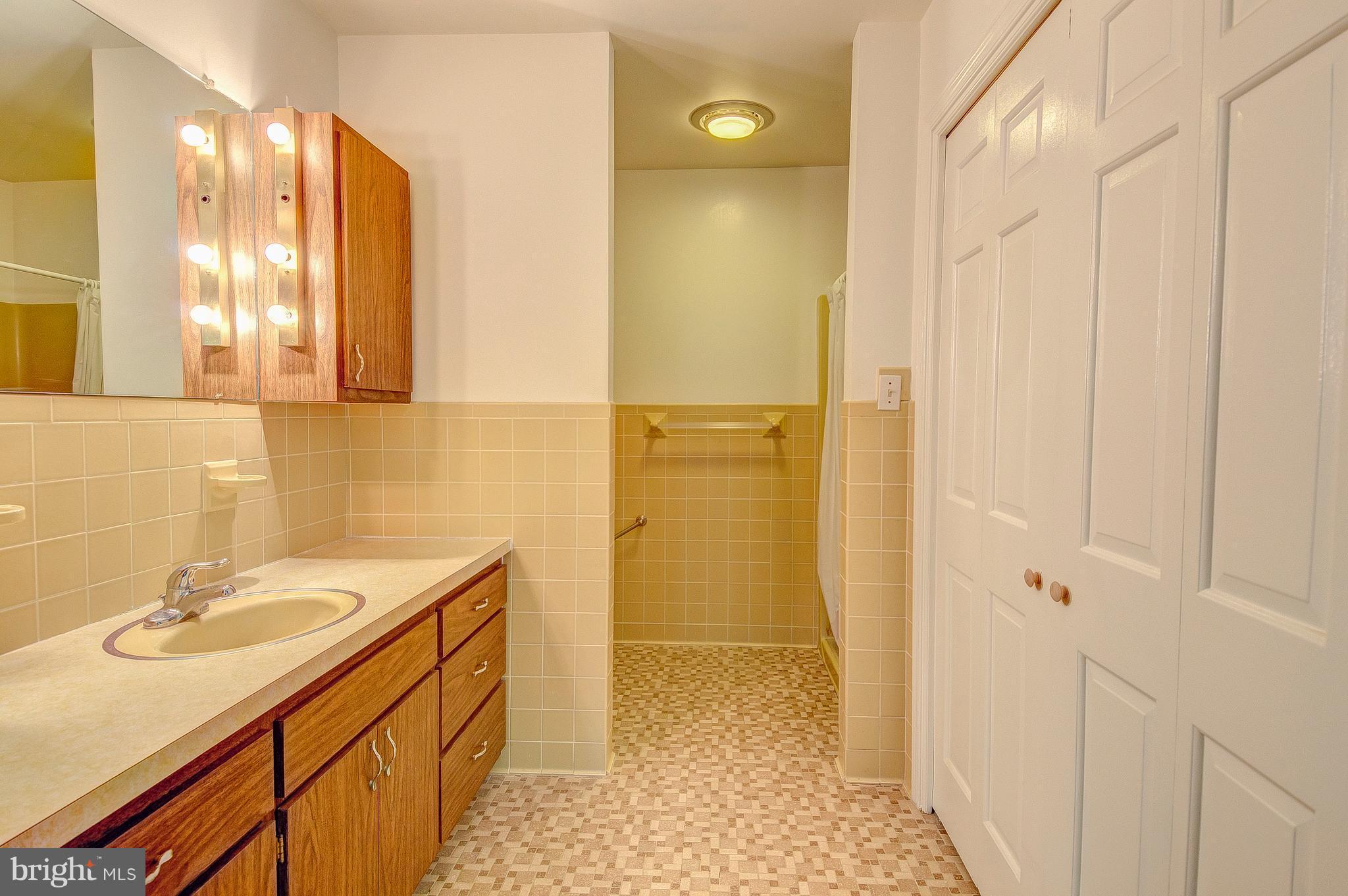 5440 Huntingtown Road Huntingtown, MD 20639 - Photo 20 of 30 Bath (Master)