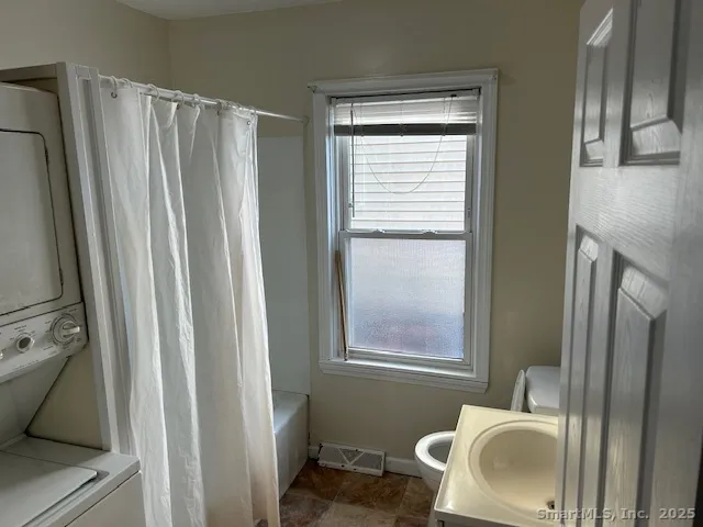 $1,700 | 90 Chapman Street, Windham, CT 06226