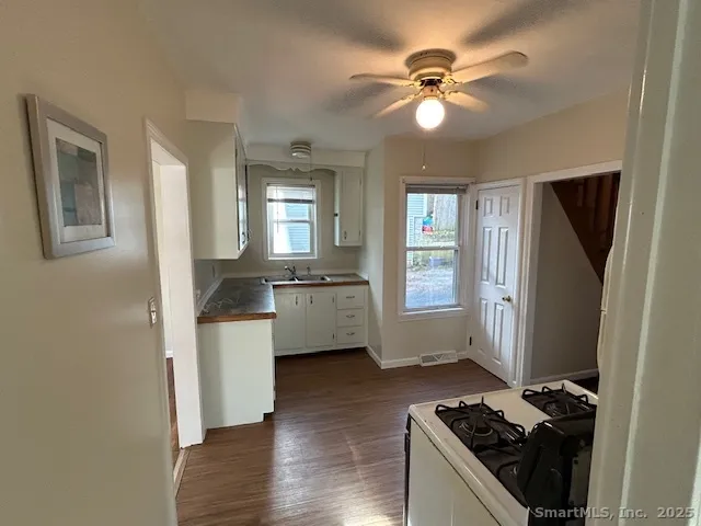 $1,700 | 90 Chapman Street, Windham, CT 06226