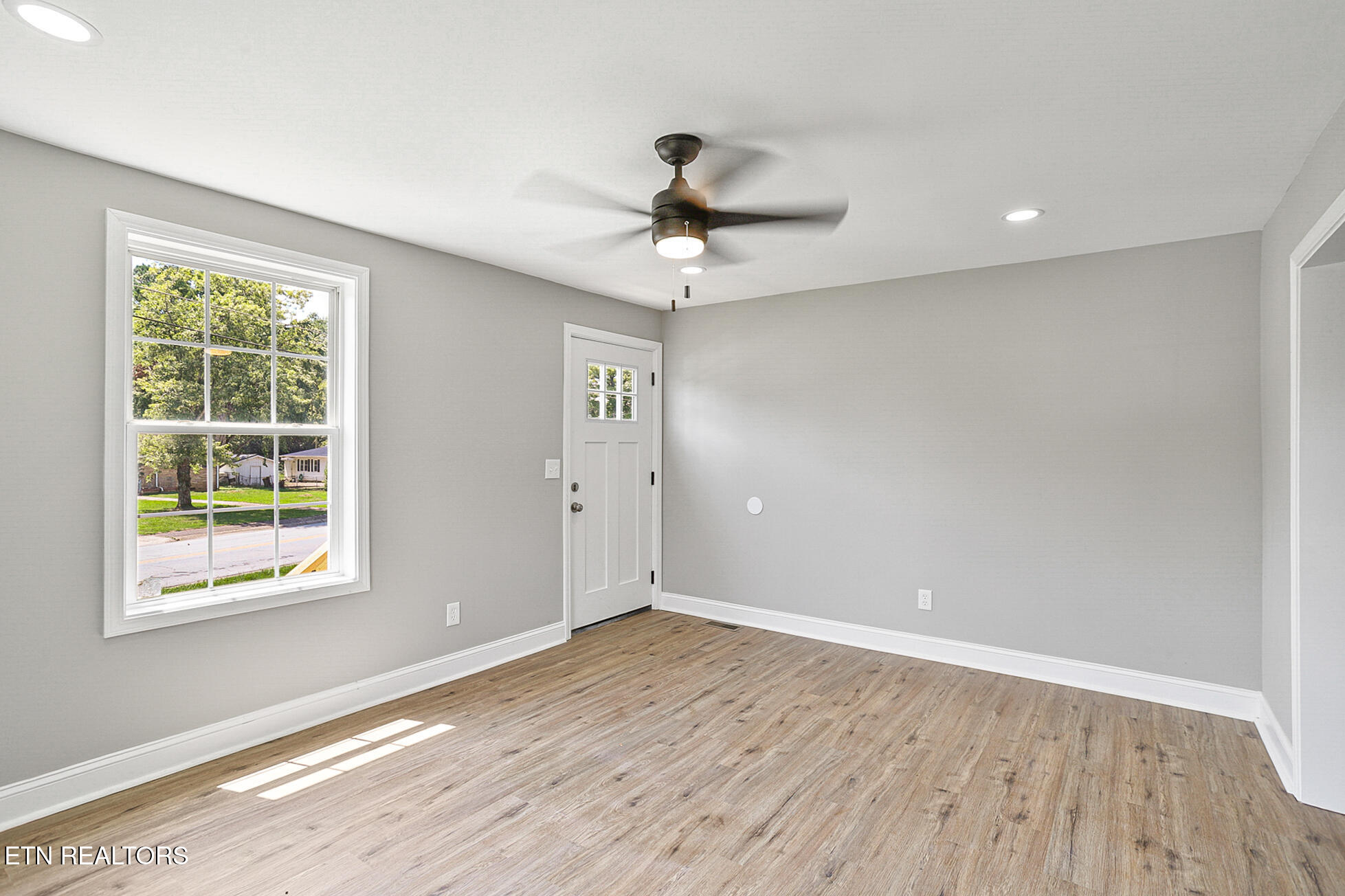 178 Robertsville Road Oak Ridge, TN 37830 - Photo 21 of 37 178 Robertsville Rd-124