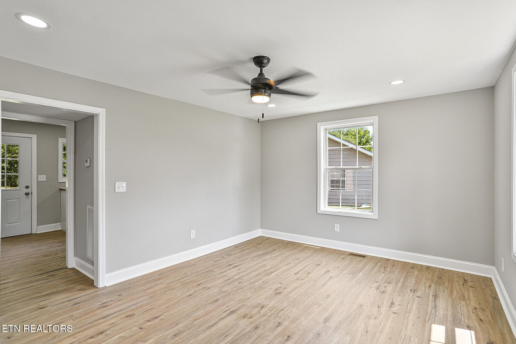 178 Robertsville Road Oak Ridge, TN 37830 - Photo 23 of 37 178 Robertsville Rd-134