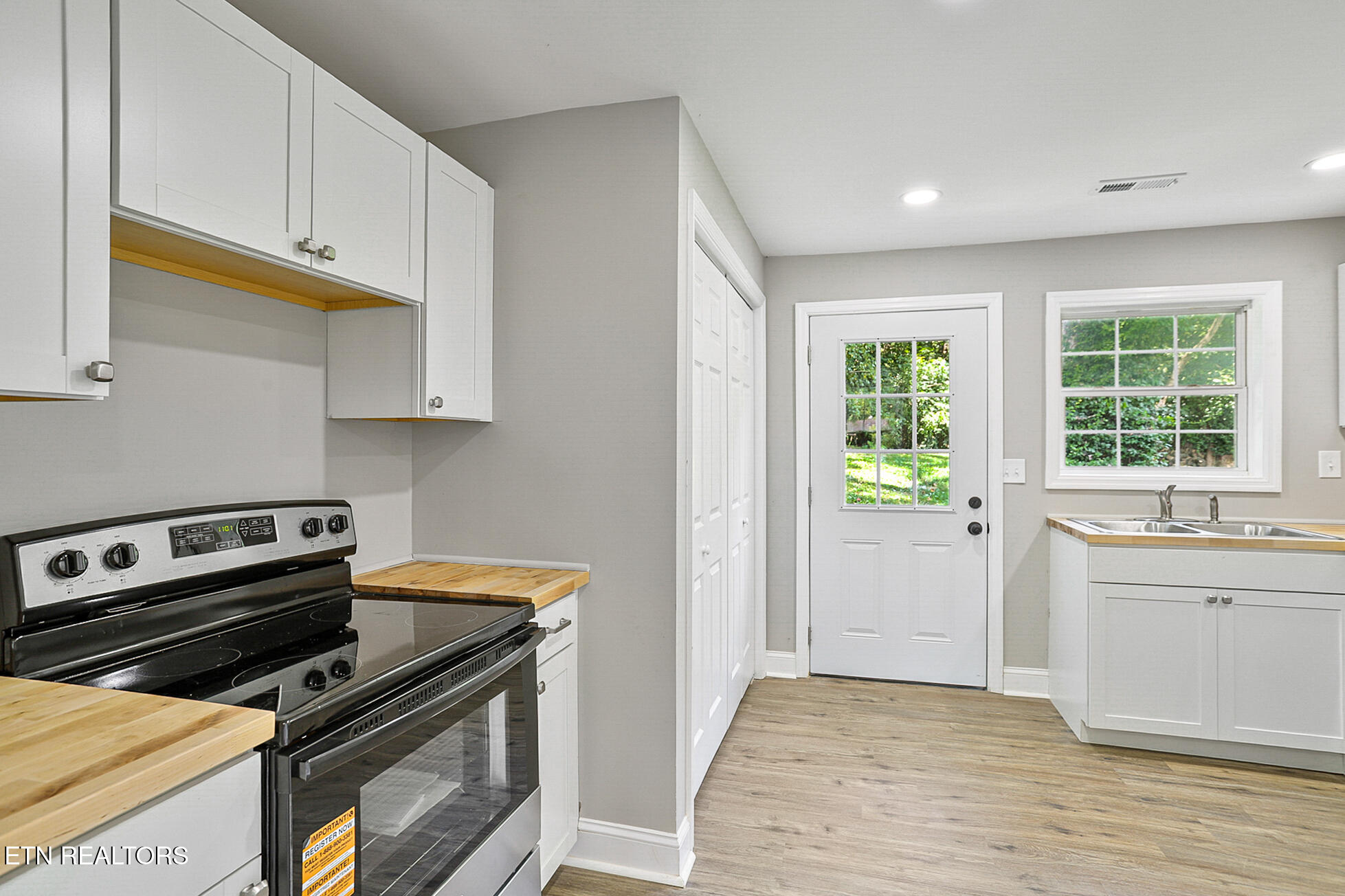 178 Robertsville Road Oak Ridge, TN 37830 - Photo 8 of 37 178 Robertsville Rd-59