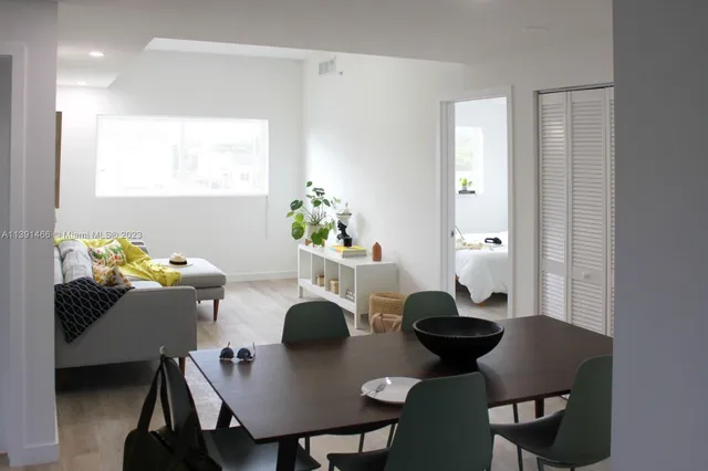 $5,500,000 | 542 Southwest 7th Street, Miami, FL 33130