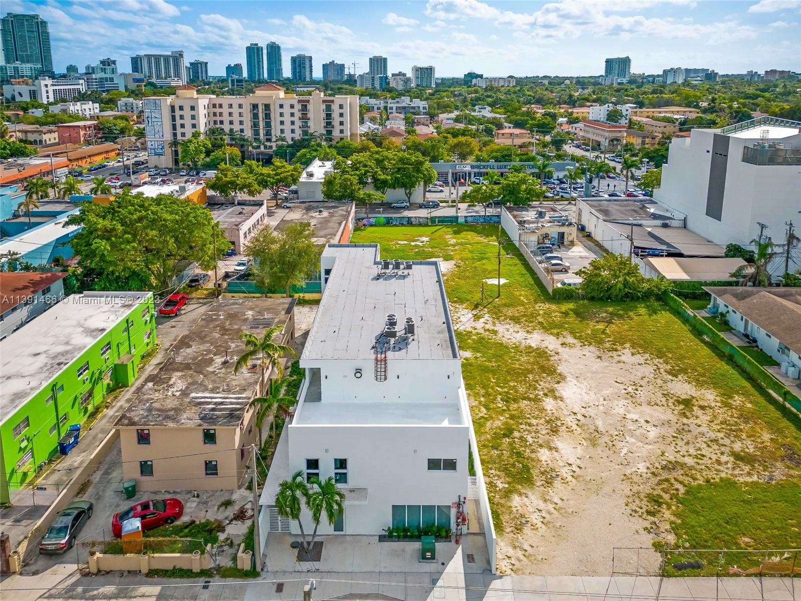 542 Southwest 7th Street Miami, FL 33130 - Photo 4 of 22