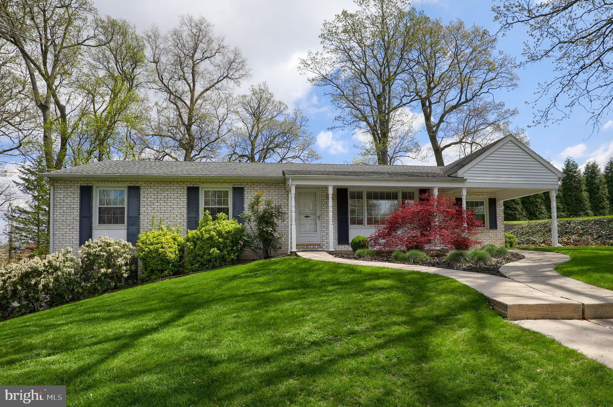 1863 Radnor Road York, PA 17402 - Photo 2 of 39