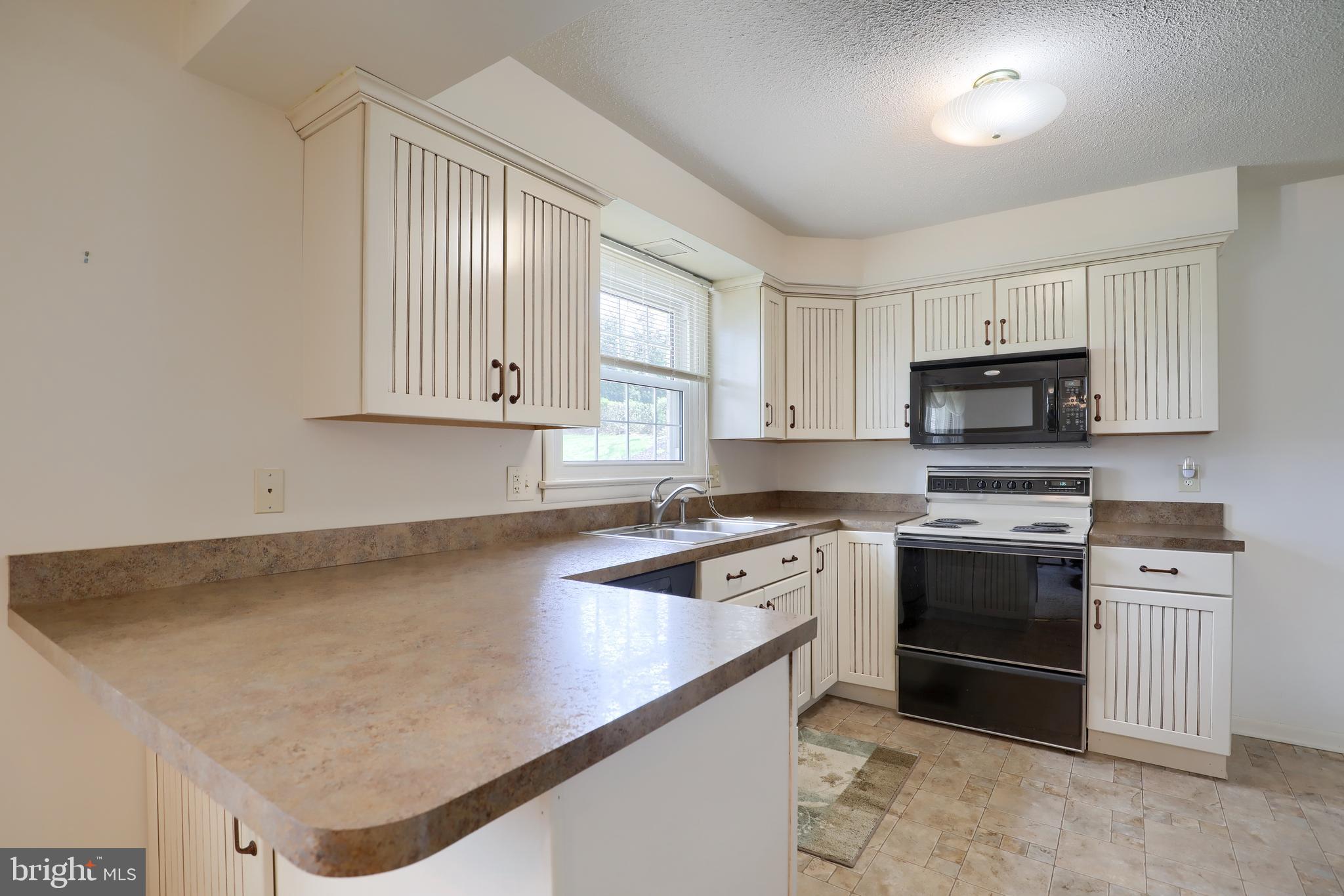 1863 Radnor Road York, PA 17402 - Photo 13 of 39