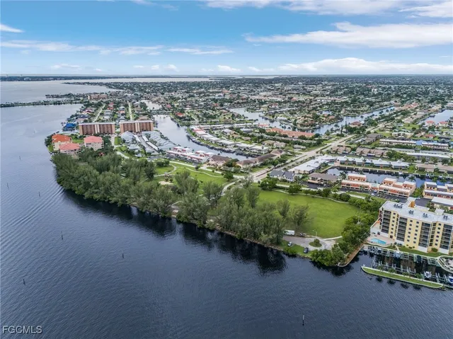 $3,500 | 4205 Southeast 19th Avenue, Unit 202, Cape Coral, FL 33904