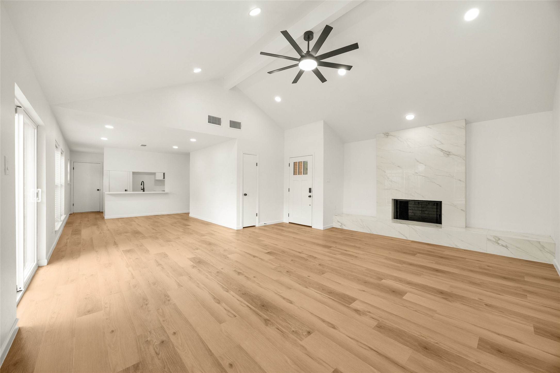 3305 Avenue R Rosenberg, TX 77471 - Photo 6 of 24 Gallery Image 6