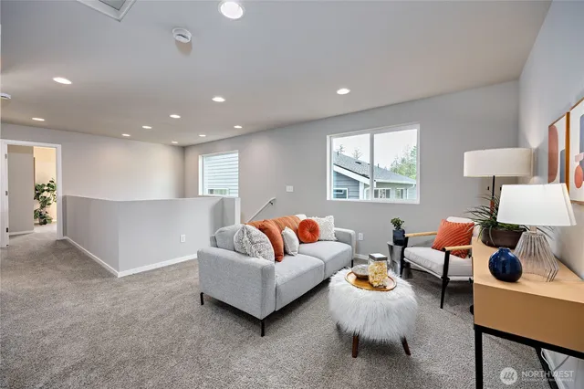 $599,950 | 252 Northeast Shadowhawk Lane, Bremerton, WA 98311