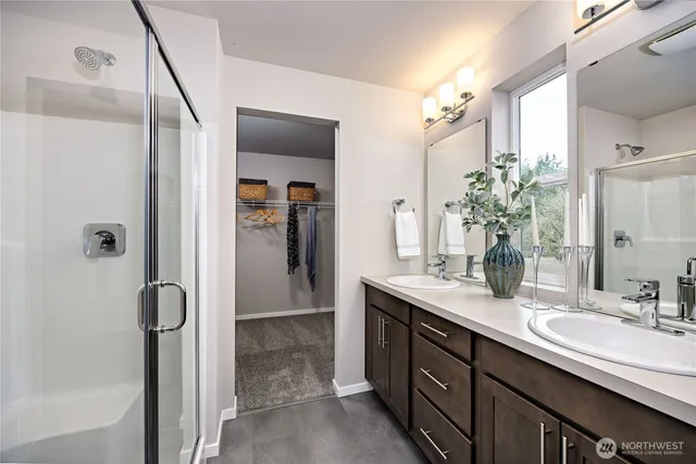 $599,950 | 252 Northeast Shadowhawk Lane, Bremerton, WA 98311