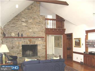 1425 Grasshopper Road Huntingdon Valley, PA 19006 - Photo 4 of 12 Family Room