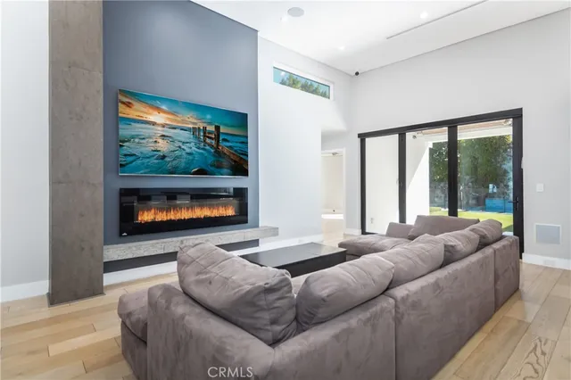 $10,000 | 6230 Beeman Avenue, North Hollywood, CA 91606