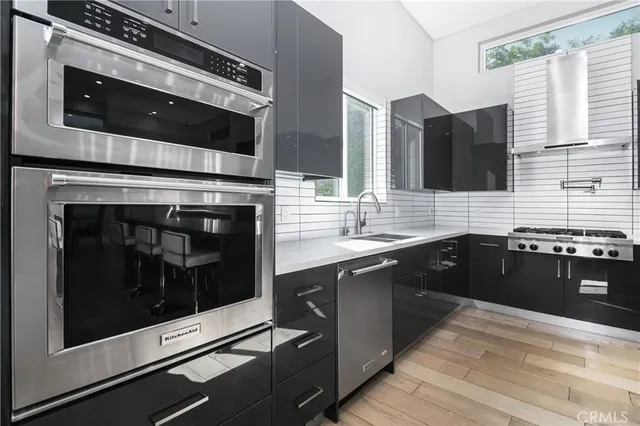 $10,000 | 6230 Beeman Avenue, North Hollywood, CA 91606