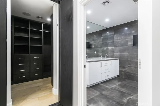 $10,000 | 6230 Beeman Avenue, North Hollywood, CA 91606