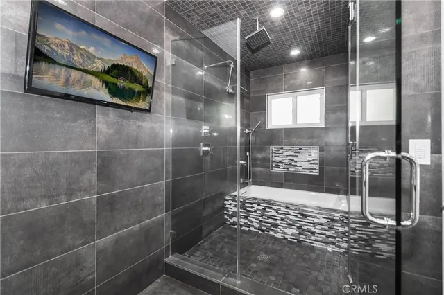 $10,000 | 6230 Beeman Avenue, North Hollywood, CA 91606