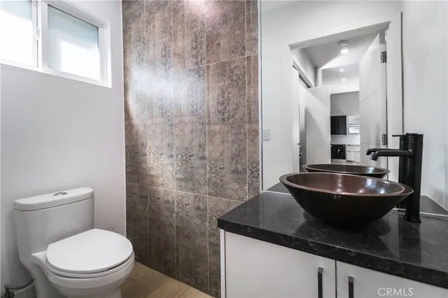 $10,000 | 6230 Beeman Avenue, North Hollywood, CA 91606