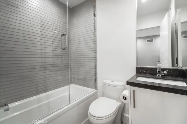 $10,000 | 6230 Beeman Avenue, North Hollywood, CA 91606