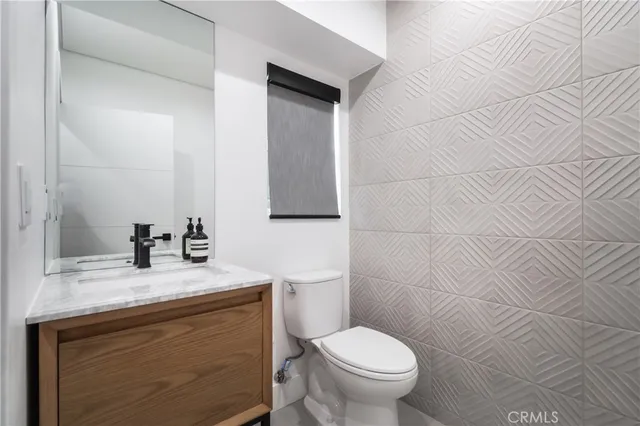 $10,000 | 6230 Beeman Avenue, North Hollywood, CA 91606