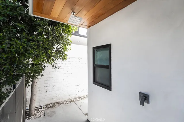 $10,000 | 6230 Beeman Avenue, North Hollywood, CA 91606