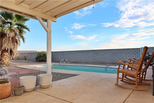 $298,400 | 10 Palm Gardens Drive, Palm Gardens, NV 89039