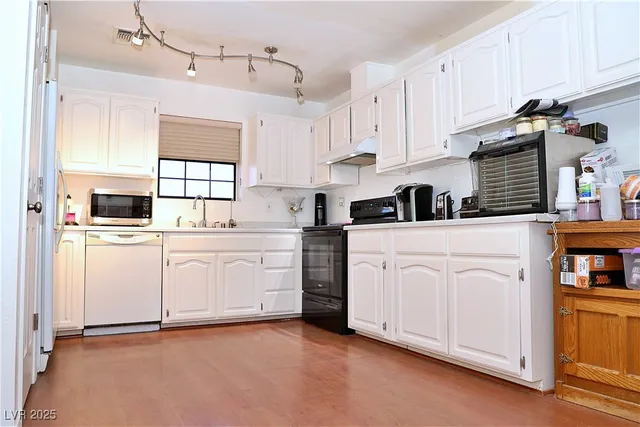 $298,400 | 10 Palm Gardens Drive, Palm Gardens, NV 89039