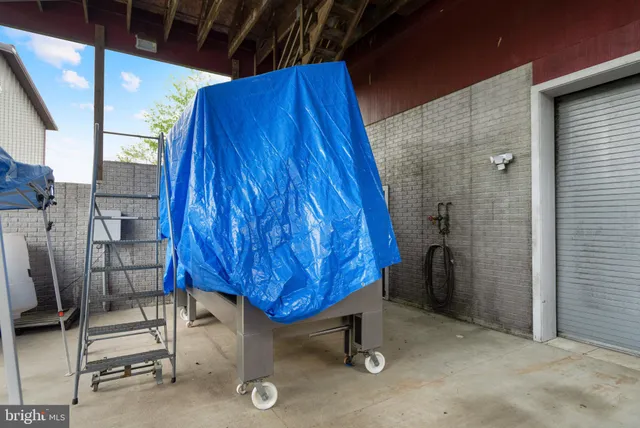 a view of a basketball court