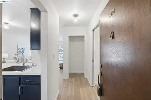 $385,000 | 955 Shorepoint Court, Unit 100, Alameda, CA 94501