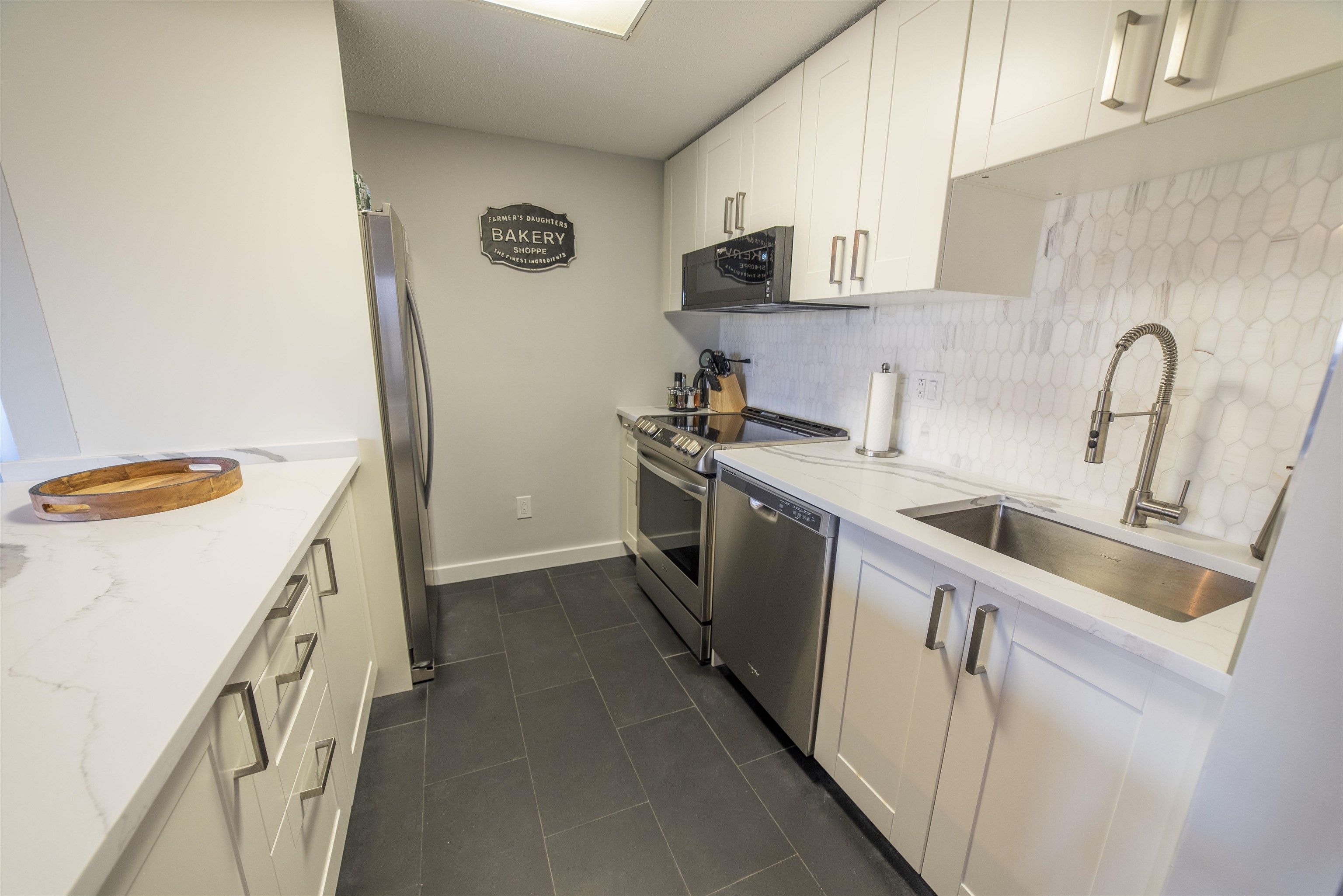 339 Handle Road, Unit H West Dover, VT 05356 - Photo 11 of 27 Gallery Image 11
