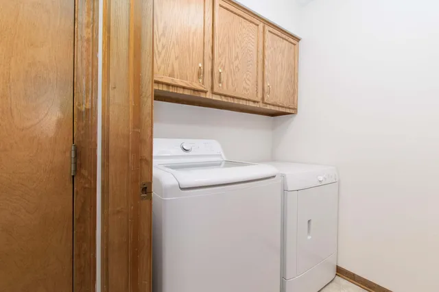 $269,900 | 2314 South Highland View Circle Southeast, Grand Rapids, MI 49506