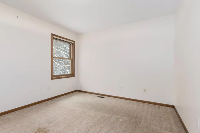 $269,900 | 2314 South Highland View Circle Southeast, Grand Rapids, MI 49506