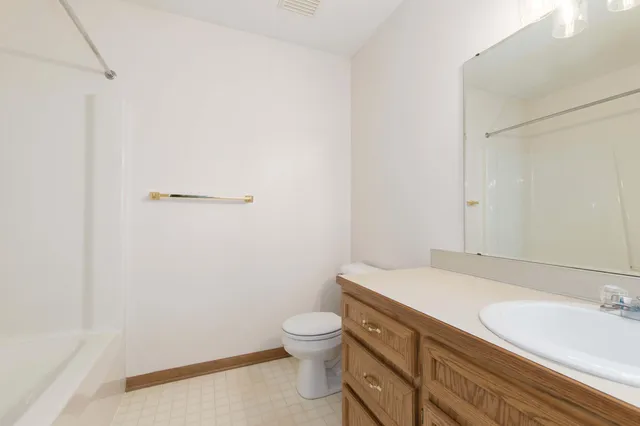 $269,900 | 2314 South Highland View Circle Southeast, Grand Rapids, MI 49506