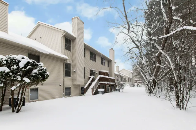 $269,900 | 2314 South Highland View Circle Southeast, Grand Rapids, MI 49506