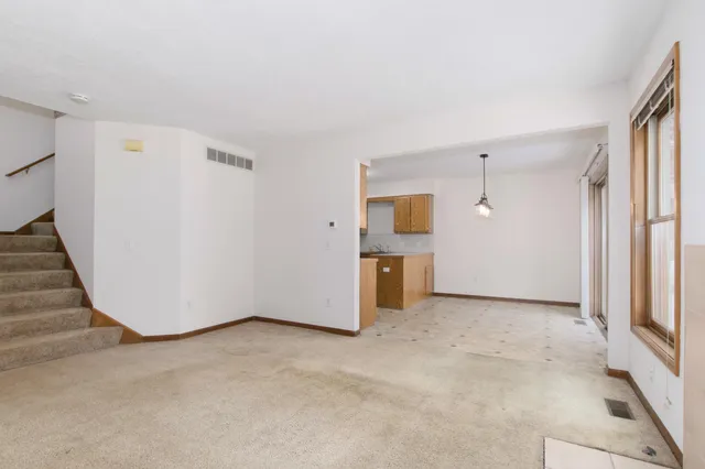 $269,900 | 2314 South Highland View Circle Southeast, Grand Rapids, MI 49506